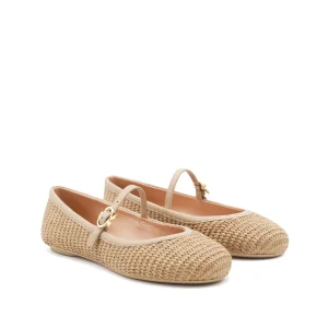 BEIGE FLATS