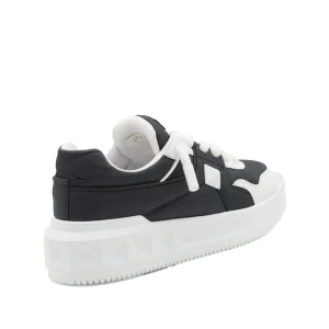 BLACK AND WHITE SNEAKERS