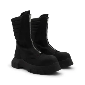 BLACK BOOTS