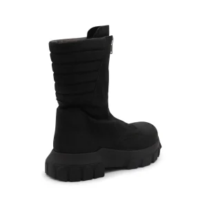 BLACK BOOTS
