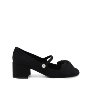 BLACK FLATS