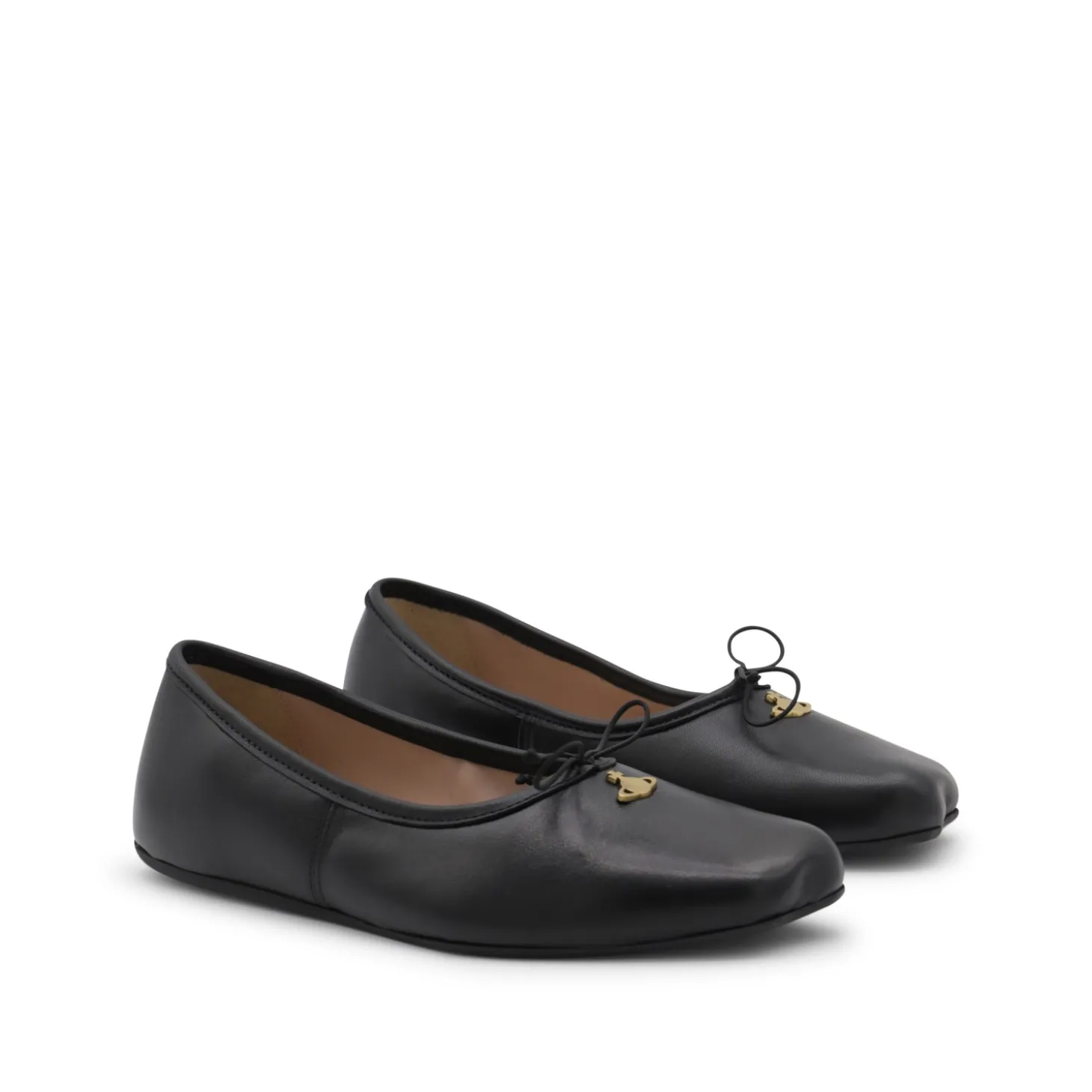 black_flats_1.webp BLACK FLATS
