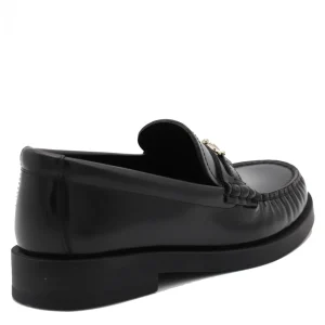 BLACK FLATS