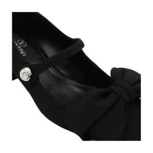 BLACK FLATS