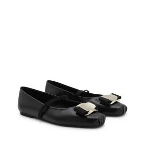 BLACK LEATHER FLATS