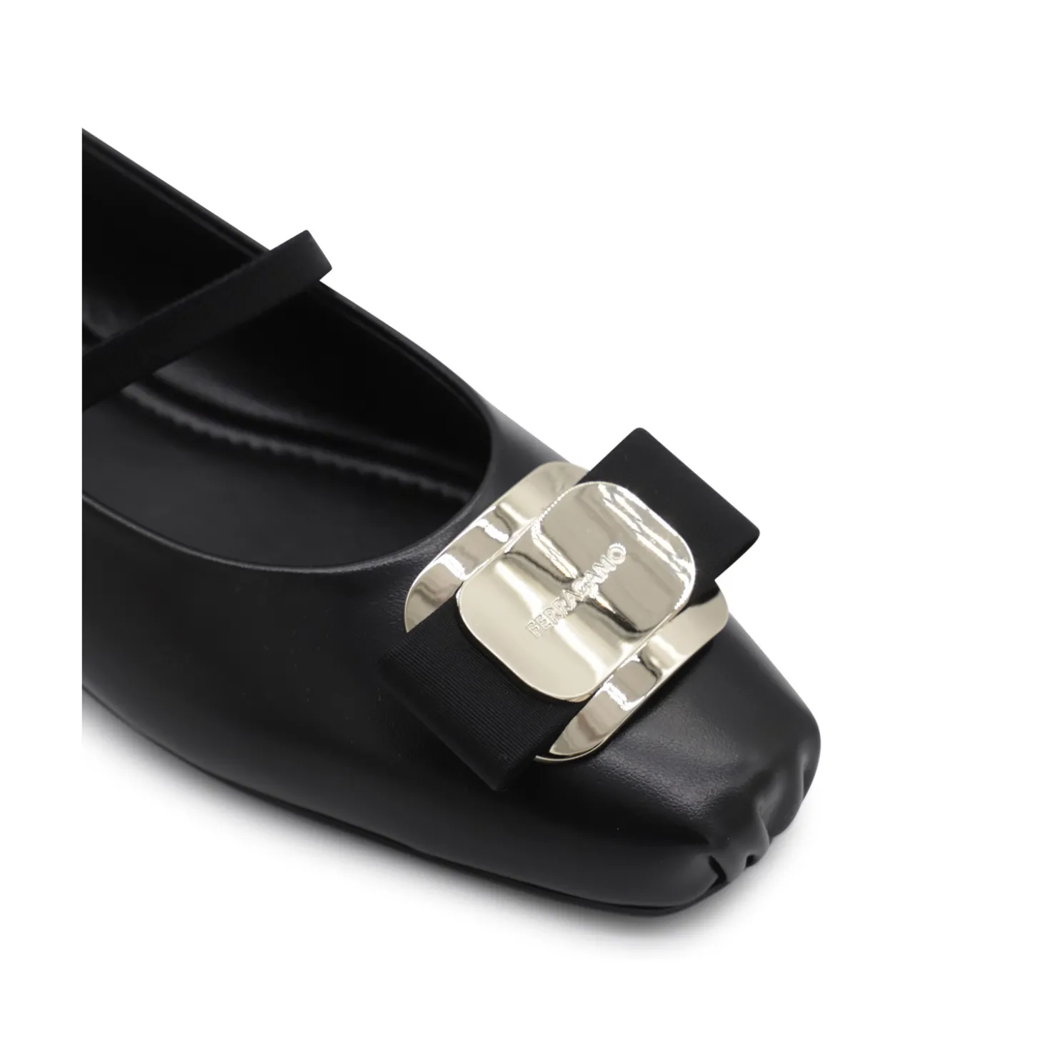 black_leather_flats_3-1.webp BLACK LEATHER FLATS