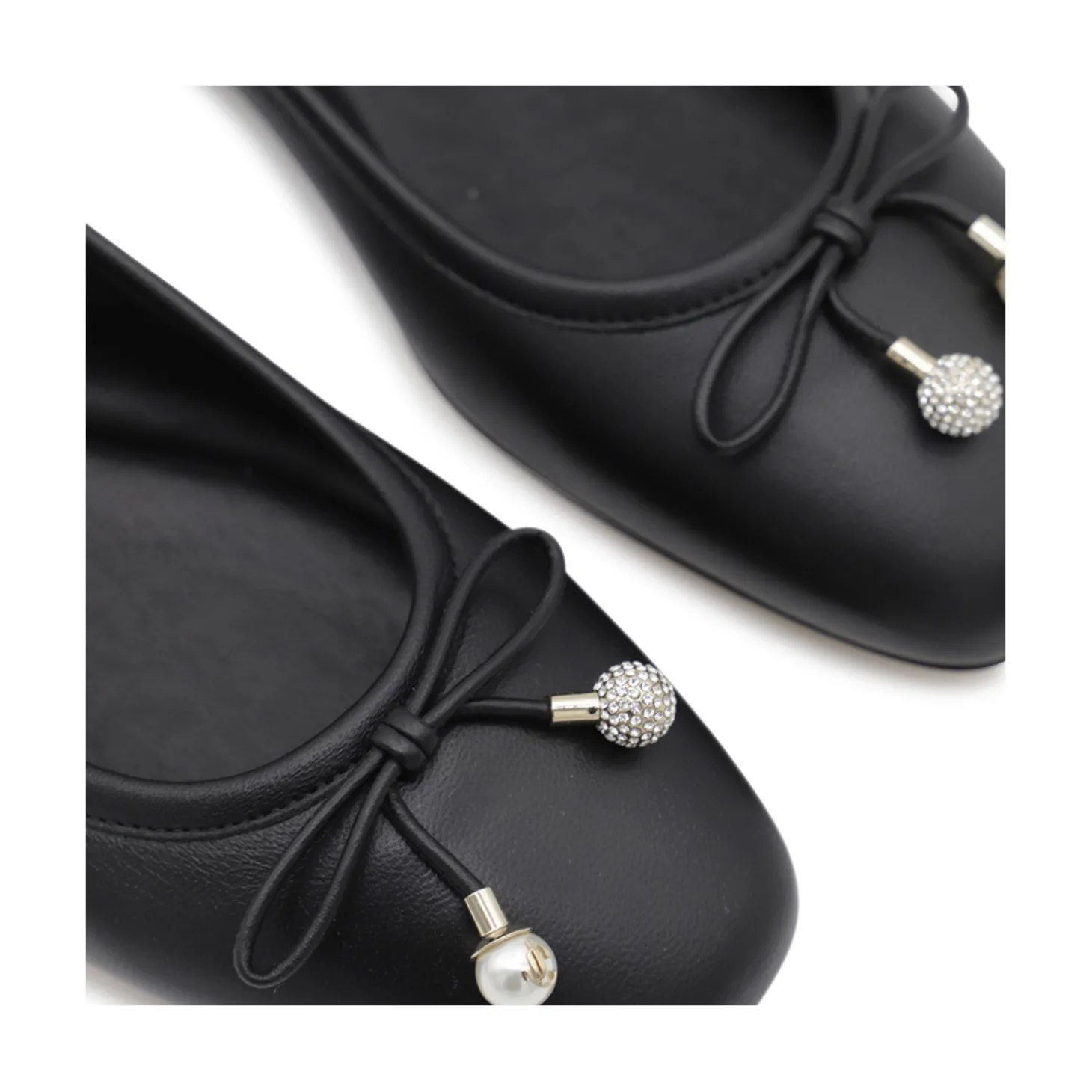 black_leather_flats_3-6.webp BLACK LEATHER FLATS