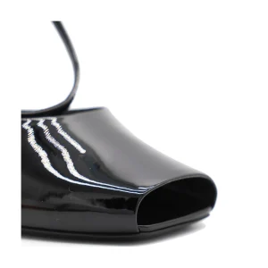 BLACK LEATHER SANDALS