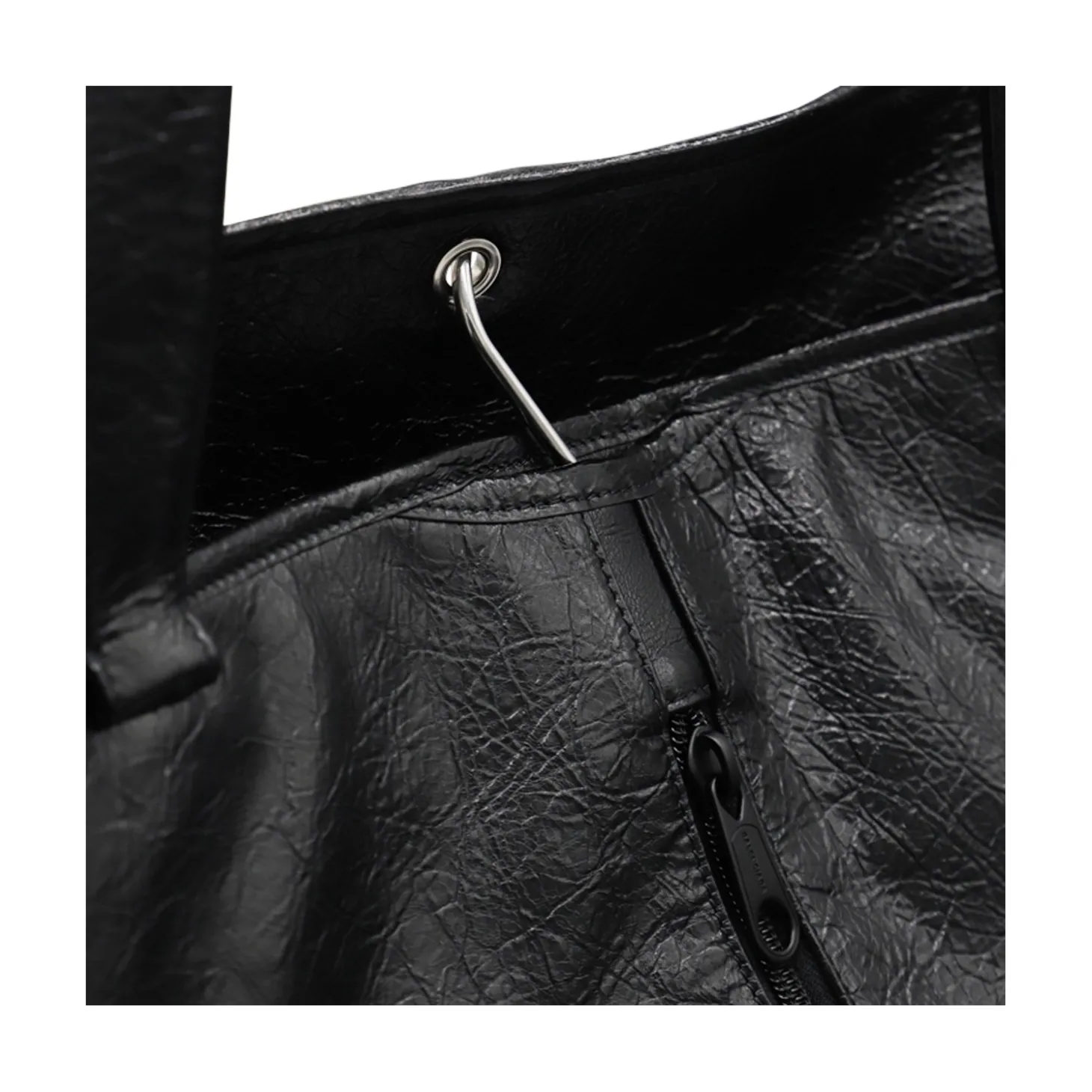 black_leather_tote_bag_3.webp BLACK LEATHER TOTE BAG