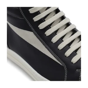 BLACK SNEAKERS