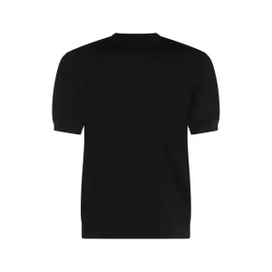 BLACK T-SHIRT