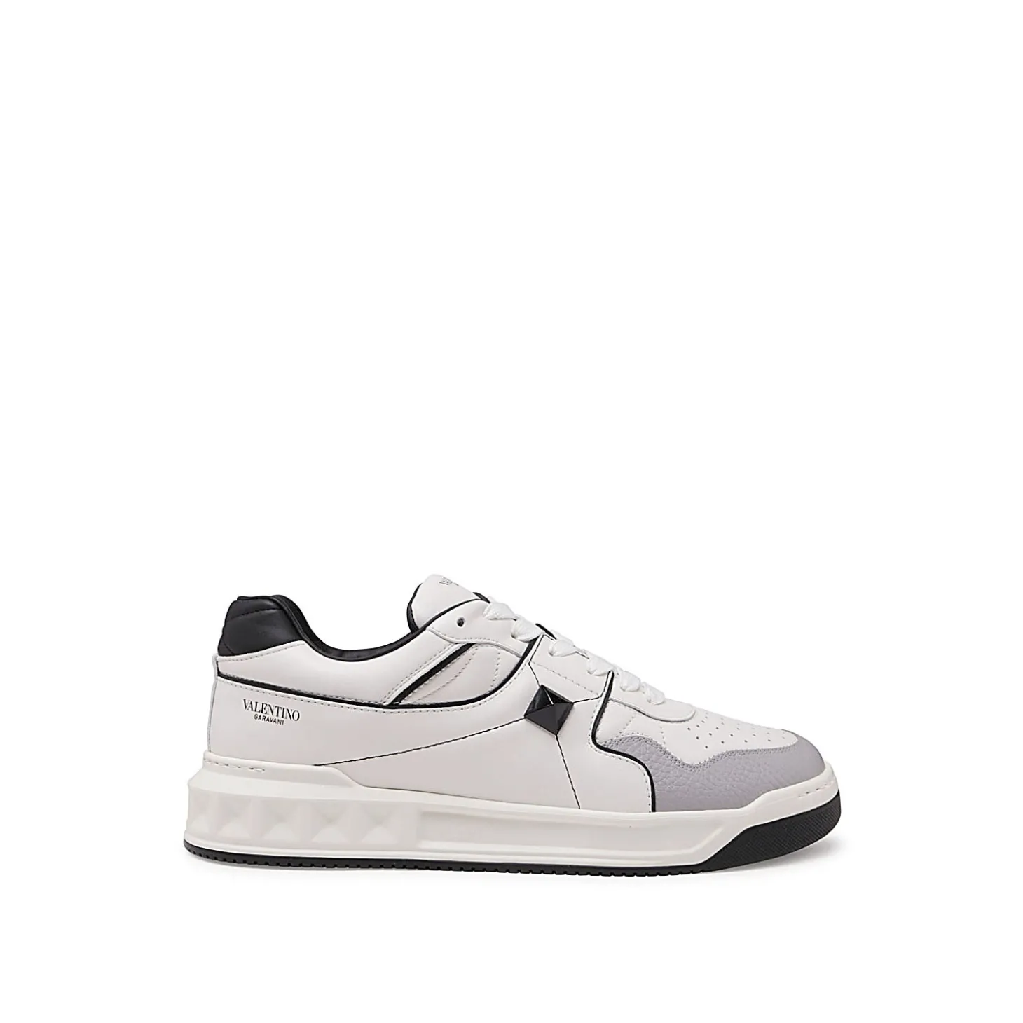grey_and_white_leather_sn_0.webp GREY AND WHITE LEATHER SNEAKERS