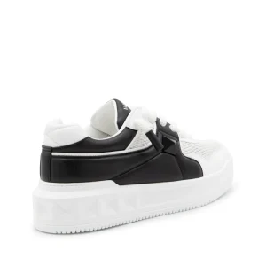 WHITE AND BLACK LEATHER SNEKAERS