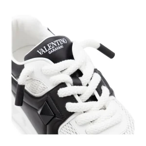 WHITE AND BLACK LEATHER SNEKAERS