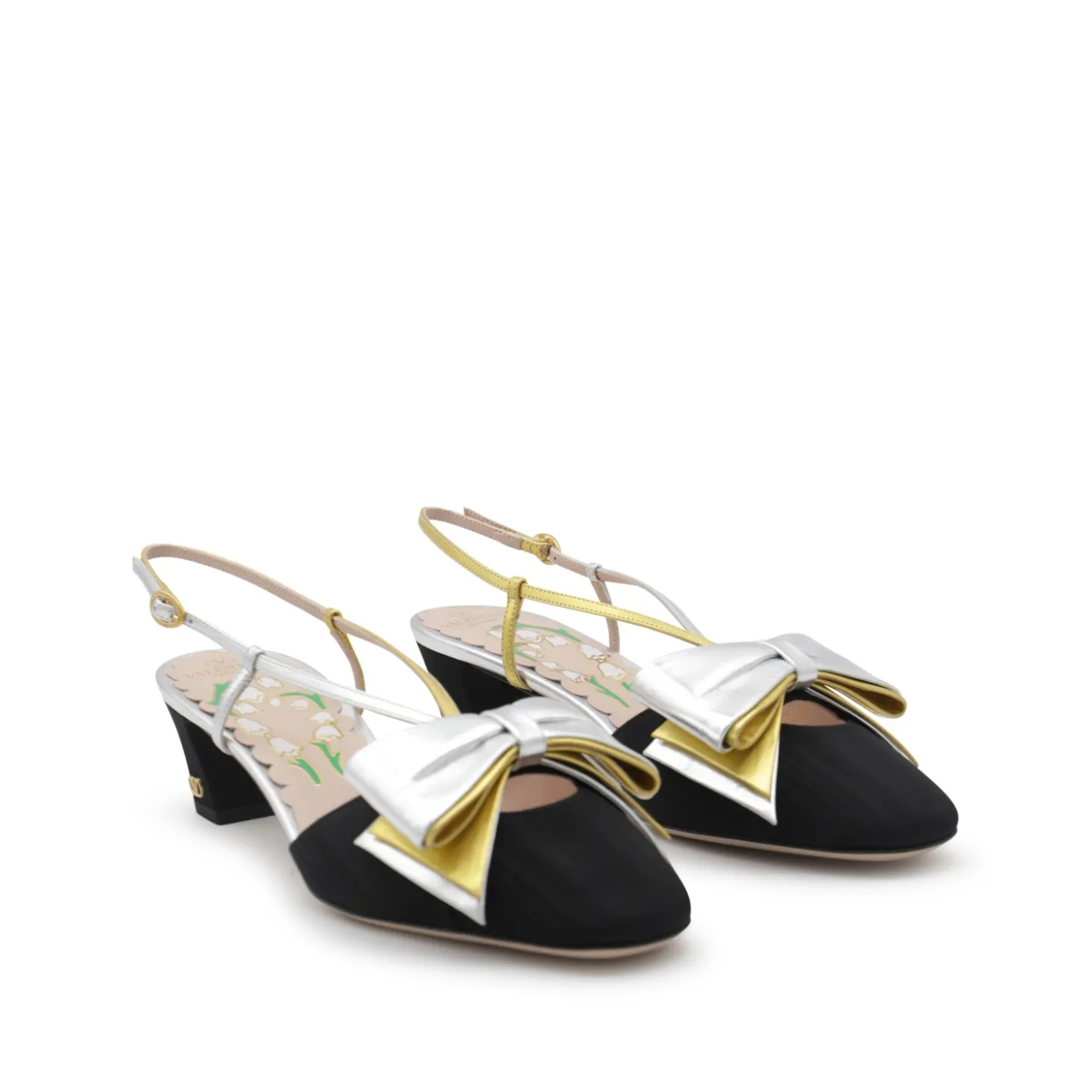 white_and_silver_pumps_1.webp WHITE AND SILVER PUMPS