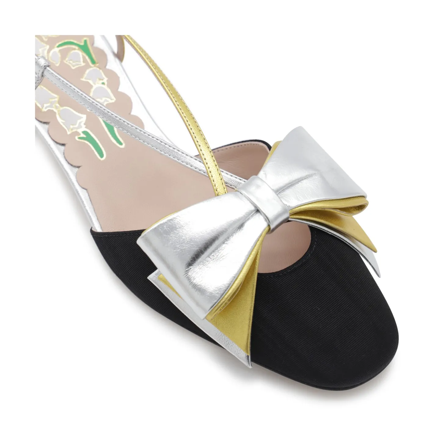 white_and_silver_pumps_3.webp WHITE AND SILVER PUMPS