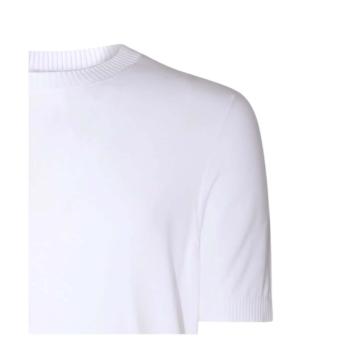white_cotton_tshirt_2-39.webp WHITE COTTON T-SHIRT